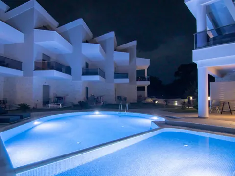 Modern Hotel Panoramic View resort of Nikiti – Chalkidiki, 25 bedrooms in Halkidiki image for sale For Super Rich