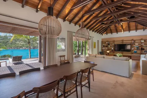 Luxury Villa Linda Beach front with private beach, 5 bedrooms in St Barth deal for sale For Super Rich Luxury Villa Linda Beach front with private beach, 5 bedrooms in St Barth deal for sale For Super Rich
