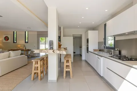 Modern Villa K Beachfront with infinity-zero-edge pool, 4 bedrooms in Anse Des Cayes - St Barth top for sale For Super Rich