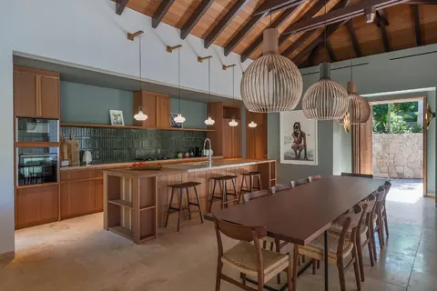 Luxury Villa Linda Beach front with private beach, 5 bedrooms in St Barth top for sale For Super Rich Luxury Villa Linda Beach front with private beach, 5 bedrooms in St Barth top for sale For Super Rich