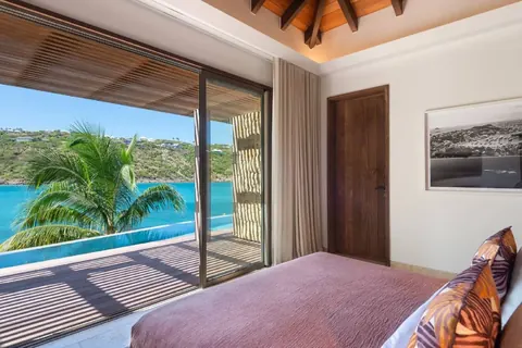 Luxury Villa Linda Beach front with private beach, 5 bedrooms in St Barth real estate for sale For Super Rich Luxury Villa Linda Beach front with private beach, 5 bedrooms in St Barth real estate for sale For Super Rich