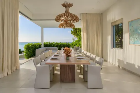 High-end Villa Beach Front 2 Beach Enclave, 7 bedrooms in Grace Bay - Providenciales real estate for sale For Super Rich