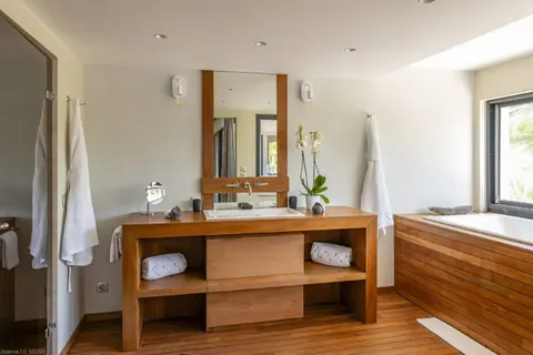 Modern Villa K Beachfront with infinity-zero-edge pool, 4 bedrooms in Anse Des Cayes - St Barth ultra luxury for sale For Super Rich