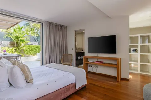 Modern Villa K Beachfront with infinity-zero-edge pool, 4 bedrooms in Anse Des Cayes - St Barth ads for sale For Super Rich