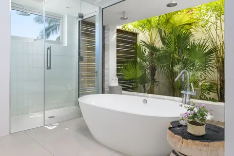 High-end Villa Beach Front 2 Beach Enclave, 7 bedrooms in Grace Bay - Providenciales prix for sale For Super Rich