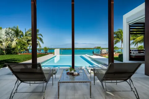 Luxury Villa Blue Cay Beach Estate 2 Beachfront, 6 bedrooms in Leeward - Providenciales LWJ84R for sale For Super Rich Luxury Villa Blue Cay Beach Estate 2 Beachfront, 6 bedrooms in Leeward - Providenciales LWJ84R for sale For Super Rich