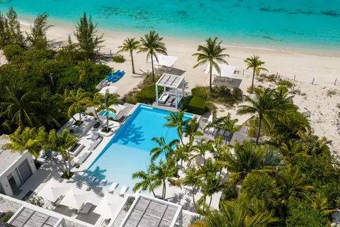 Architectural Villa Sea View 50 PRINCE OF WALES DRIVE, 7 bedrooms in Leeward - Providenciales Used for sale For Super Rich