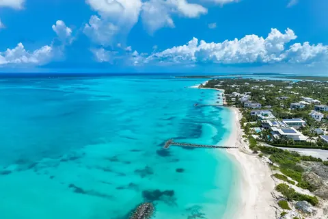 Luxury Villa 3 RESERVE Beachfront, 7 bedrooms in Grace Bay - Providenciales KDHQH6 for sale For Super Rich
