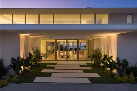 Luxury Villa 3 RESERVE Beachfront, 7 bedrooms in Grace Bay - Providenciales photos for sale For Super Rich