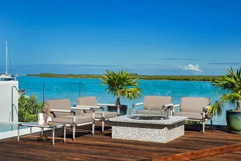 Luxury Villa Blue Cay Beach Estate 2 Beachfront, 6 bedrooms in Leeward - Providenciales ads for sale For Super Rich Luxury Villa Blue Cay Beach Estate 2 Beachfront, 6 bedrooms in Leeward - Providenciales ads for sale For Super Rich