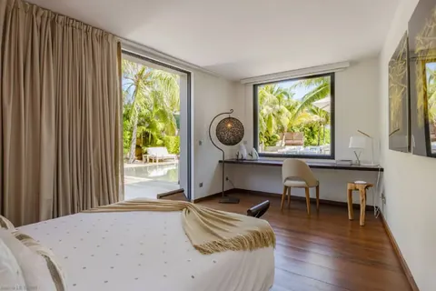 Modern Villa K Beachfront with infinity-zero-edge pool, 4 bedrooms in Anse Des Cayes - St Barth photo for sale For Super Rich
