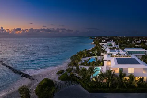 Luxury Villa 3 RESERVE Beachfront, 7 bedrooms in Grace Bay - Providenciales unique for sale For Super Rich