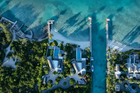 Luxury Villa Blue Cay Beach Estate 2 Beachfront, 6 bedrooms in Leeward - Providenciales available for sale For Super Rich Luxury Villa Blue Cay Beach Estate 2 Beachfront, 6 bedrooms in Leeward - Providenciales available for sale For Super Rich