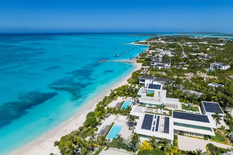 High-end Villa Beach Front 2 Beach Enclave, 7 bedrooms in Grace Bay - Providenciales buy for sale For Super Rich