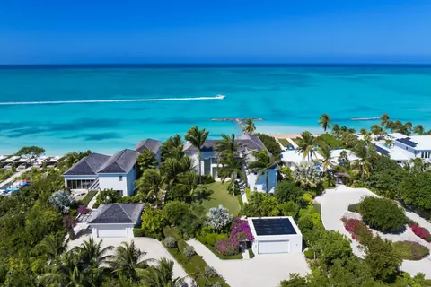 High-end Villa Beach Front 2 Beach Enclave, 7 bedrooms in Grace Bay - Providenciales search for sale For Super Rich