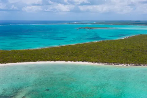 Extraordinary Private island Beach Front, --- bedrooms in Joe Grant Cay - East Caicos best for sale For Super Rich