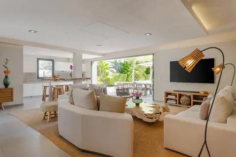 Modern Villa K Beachfront with infinity-zero-edge pool, 4 bedrooms in Anse Des Cayes - St Barth Classified ads for sale For Super Rich