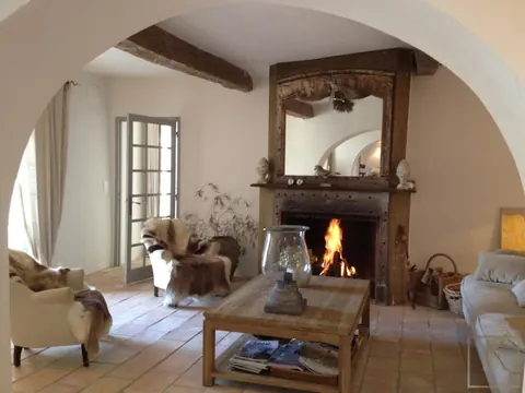 Country House Tuscan style wisteria-festooned terrace, 5 bedrooms in Grasse best for sale For Super Rich