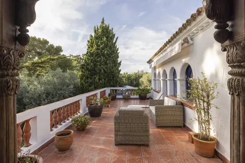 Architectural Villa Beach Front Sea View, 7 bedrooms in Sitges expensive for sale For Super Rich