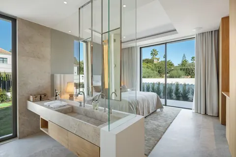 Luxury Villa Golf View First line, 6 bedrooms in Marbella available for sale For Super Rich