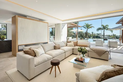 Luxury Villa Golf View First line, 6 bedrooms in Marbella New for sale For Super Rich