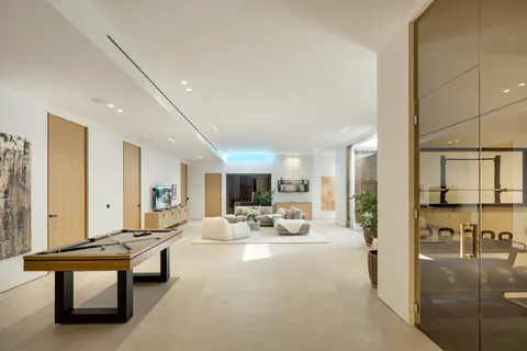 Luxury Villa Golf View First line, 6 bedrooms in Marbella property for sale For Super Rich