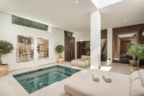 Luxury Villa Golf View First line, 6 bedrooms in Marbella search for sale For Super Rich