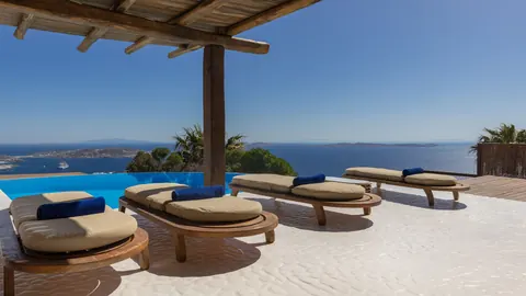 Premium Hotel Panoramic sea view overlooking the Aegean, Tennis court, 29 bedrooms in Mykonos