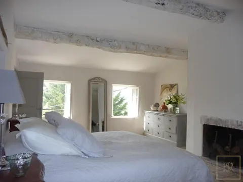 Country House Tuscan style wisteria-festooned terrace, 5 bedrooms in Grasse top for sale For Super Rich