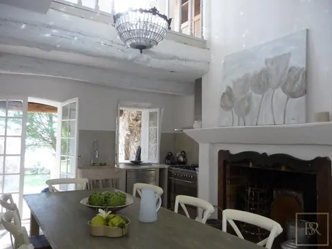 Country House Tuscan style wisteria-festooned terrace, 5 bedrooms in Grasse property for sale For Super Rich