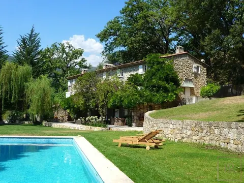 Country House Tuscan style wisteria-festooned terrace, 5 bedrooms in Grasse
