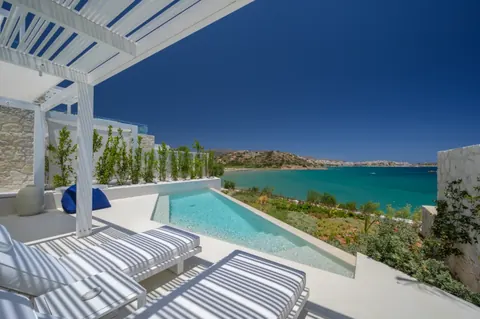 Premium Hotel Beach Front seaside, heated swimming pool with bar, 15 bedrooms in Nikolaos - Crete property for sale For Super Rich