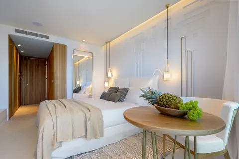 Premium Hotel Beach Front seaside, heated swimming pool with bar, 15 bedrooms in Nikolaos - Crete real estate for sale For Super Rich