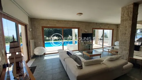 Luxury Villa Beach Front Tennis court, 7 bedrooms in Porto Heli / Saint Emilianos top for sale For Super Rich