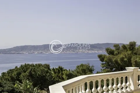 Luxury Villa Beach Front Tennis court, 7 bedrooms in Porto Heli / Saint Emilianos exclusive for sale For Super Rich