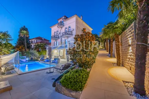 Elegant Villa Jacuzzi Sauna, 11 bedrooms in Crikvenica