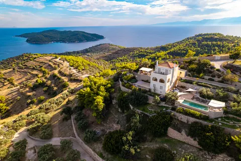Elegant Villa Panoramic View nearest beach of Kouzounos, 4 bedrooms in Spetses