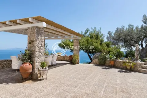 Elegant Villa Panoramic View nearest beach of Kouzounos, 4 bedrooms in Spetses buy for sale For Super Rich