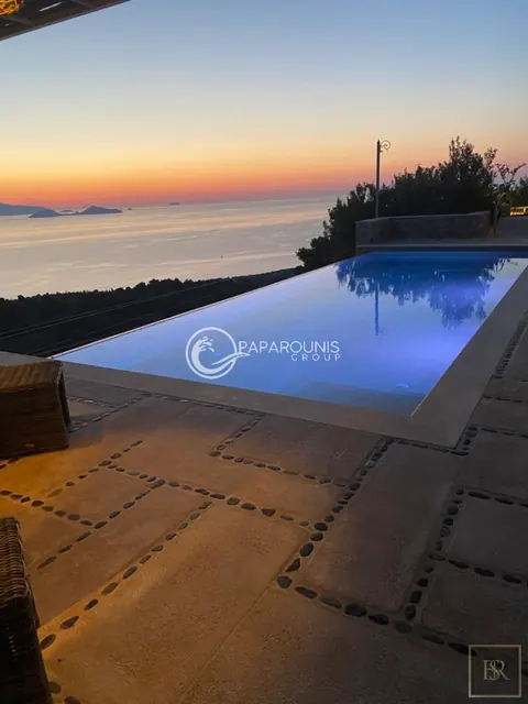 Elegant Villa Panoramic View nearest beach of Kouzounos, 4 bedrooms in Spetses ultra luxury for sale For Super Rich