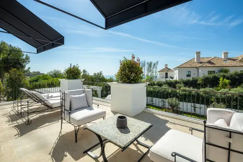 Luxury Villa Panoramic View near sea and golf courrses, 6 bedrooms in Cascada de Camojan property for sale For Super Rich