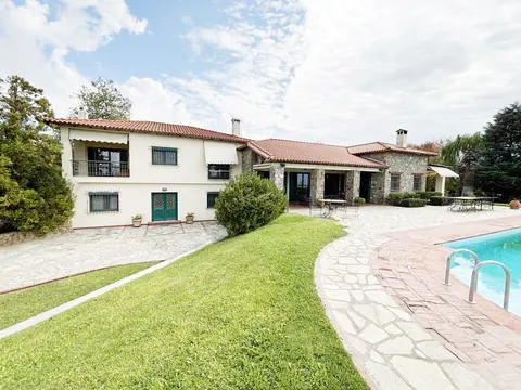 Country Villa Panoramic View, 6 bedrooms in Thessaloniki Used for sale For Super Rich