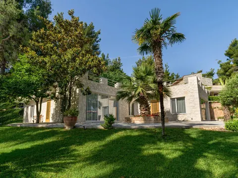 Luxury Villa Sea View 25 m swimming pool, 8 bedrooms in Halkidiki property for sale For Super Rich