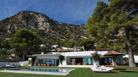 Premium Villa Beach Front with access to the private beach, 6 bedrooms in Ibiza IBIZA168 for sale For Super Rich Premium Villa Beach Front with access to the private beach, 6 bedrooms in Ibiza IBIZA168 for sale For Super Rich