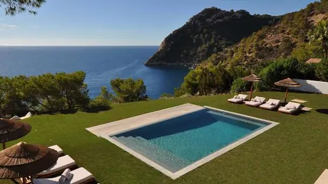 Premium Villa Beach Front with access to the private beach, 6 bedrooms in Ibiza available for sale For Super Rich Premium Villa Beach Front with access to the private beach, 6 bedrooms in Ibiza available for sale For Super Rich