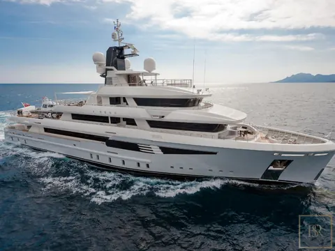 I NOVA 49M Cosmo Explorer 2013 - 14 Guests