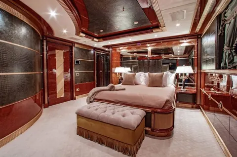 2010 Benetti AQUARIUM 203' 5" / 62M Feets Marshall Islands for sale For Super Rich