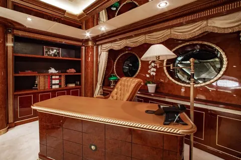 2010 Benetti AQUARIUM 203' 5" / 62M Feets luxury for sale For Super Rich