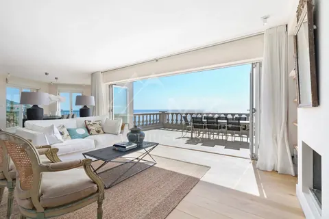 Luxury Villa Waterfront, Cap Roux heated swimming pool and direct access to the sea, 4 bedrooms in Anthéor ads rental For Super Rich