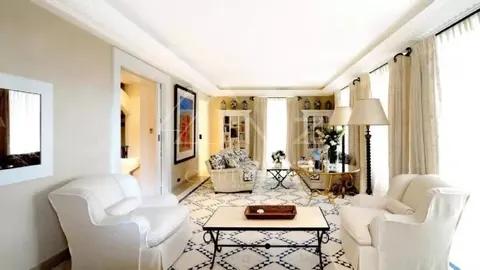 High-end House Exceptional view overlook the sea  Tennis court, Pool, sauna, 4 bedrooms in Saint Jean Cap Ferrat travel rental For Super Rich