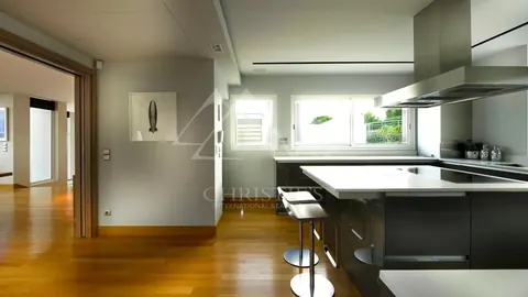 Modern Villa terrace panoramic sea view gym Technogym machines, 7 bedrooms in Saint Jean Cap Ferrat prix rental For Super Rich